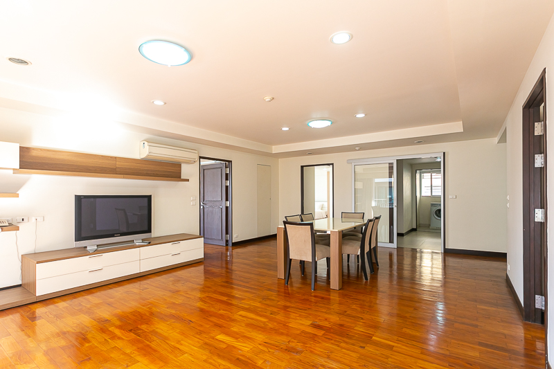 ให้เช่าคอนโด Baan Sukhumvit 14 (บ้านสุขุมวิท 14) 3 ห้องนอน 2 ห้องน้ำ ขนาด 177 ตรม ชั้น 7 ราคาเช่า 70000 บาท