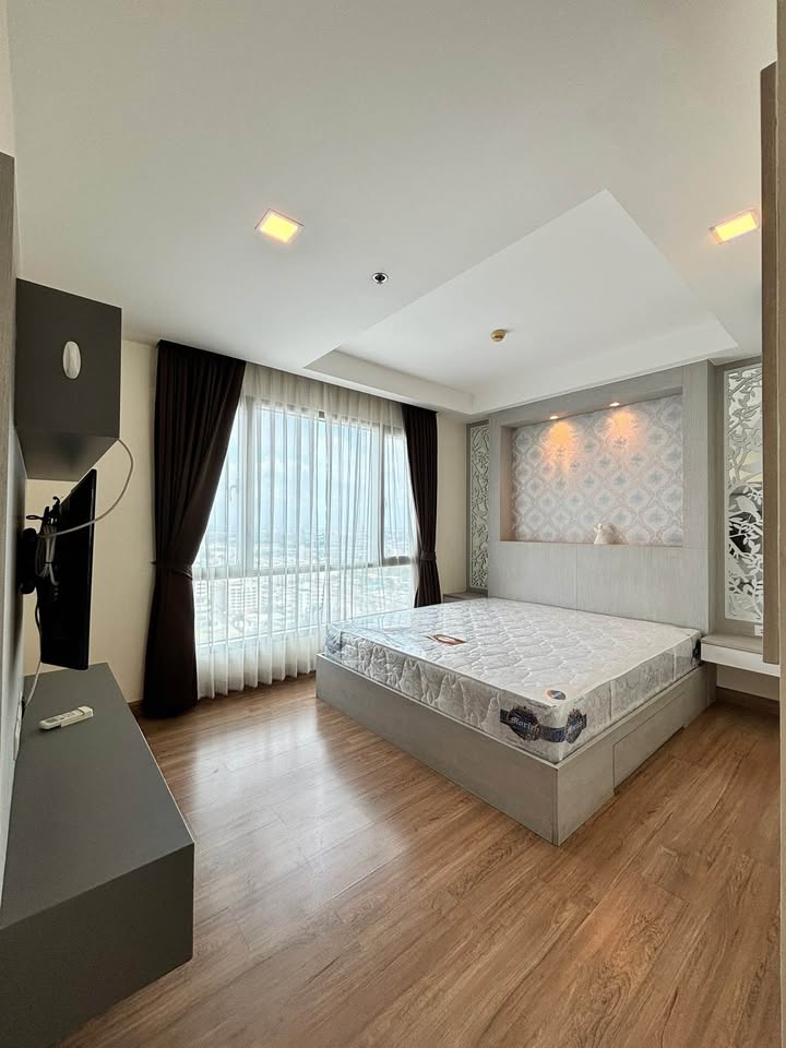 ให้เช่า Thru Thonglor Condo (ทรู ทองหล่อ คอนโด) คอนโดแต่งครบ พร้อมอยู่ ทำเลดี ใกล้ MRT เพชรบุรี เดินทางสะดวก วิวสวย ไม่โดนบล็อก ลมดี ห้องไม่ร้อน