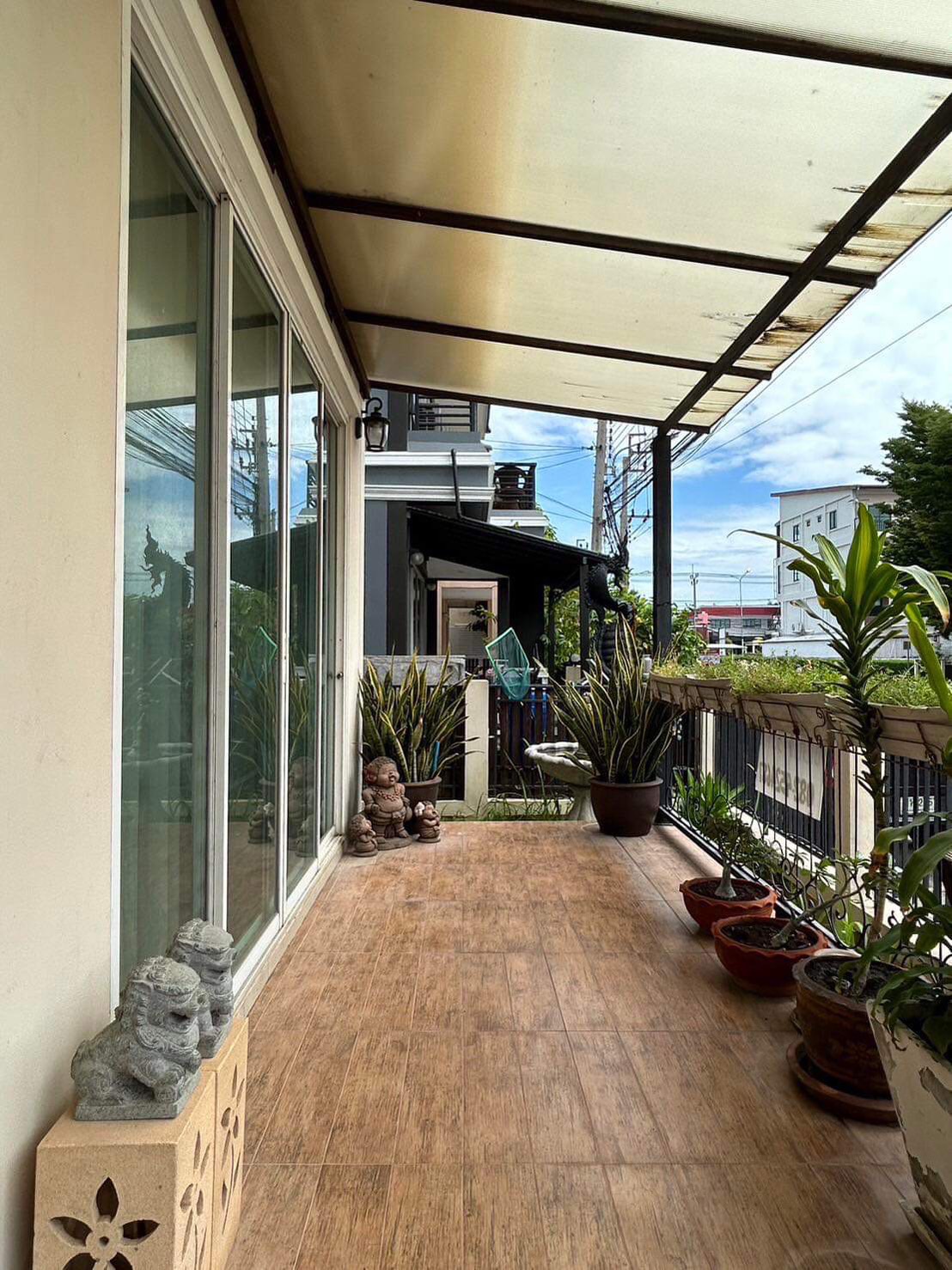 ขายบ้านเดียวติดถนนใหญ่ไม่ต้องเข้าซอย 3.35 ล้าน ราคาเดียวกับทาวน์เฮ้าส์ หมู่บ้าน พัฒนาสิริ เดอะไพรด์ ถนนเลียบคลองสอง