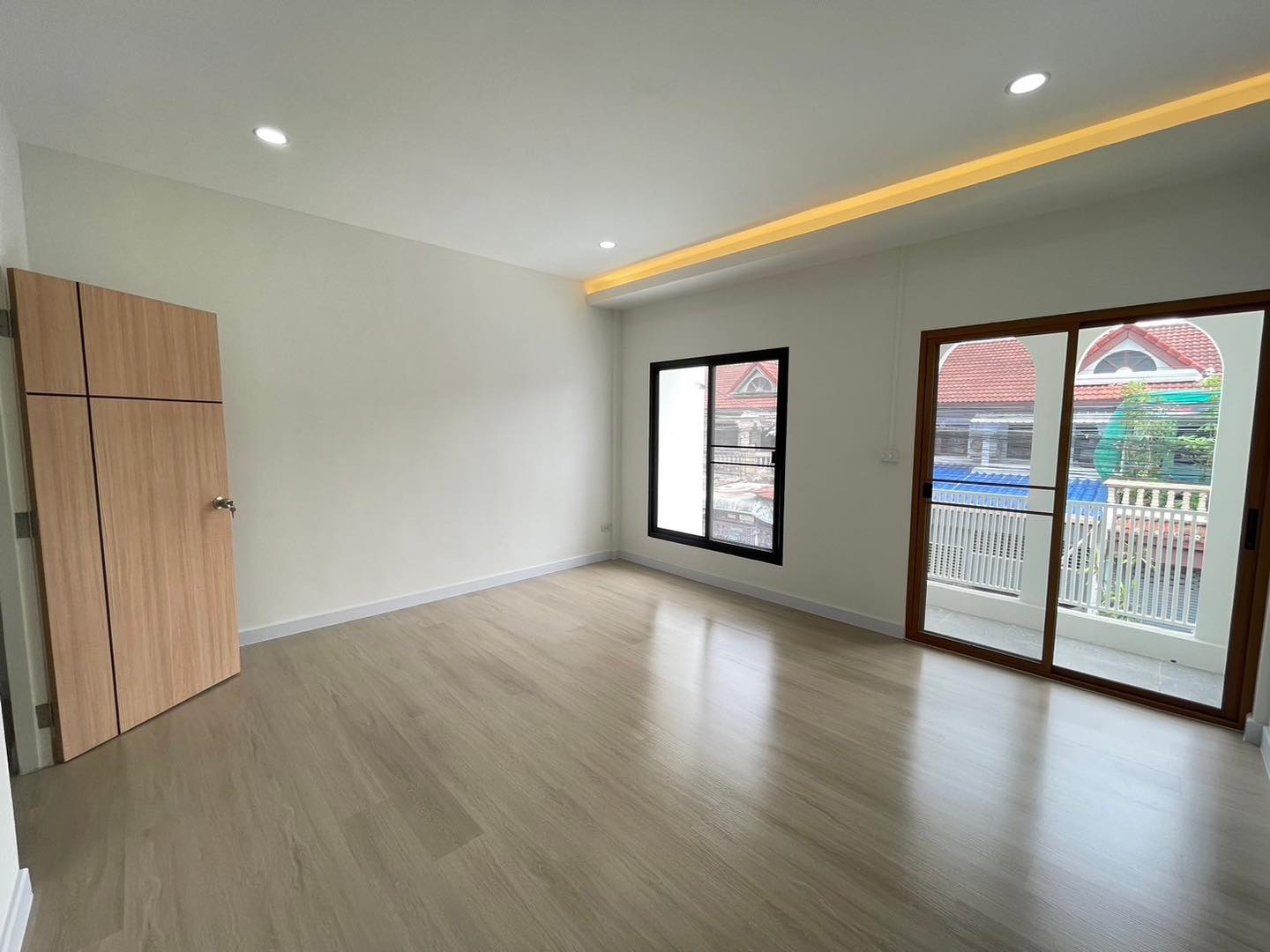 ทาวน์เฮาส์ 2 ชั้น ขายด่วน ราคาล่าสุดเพียง 2,490,000 บาท! ฟรีโอน 📣 🏠 ทาวน์เฮาส์ 2 ชั้น ขนาด 22 ตร.ว.