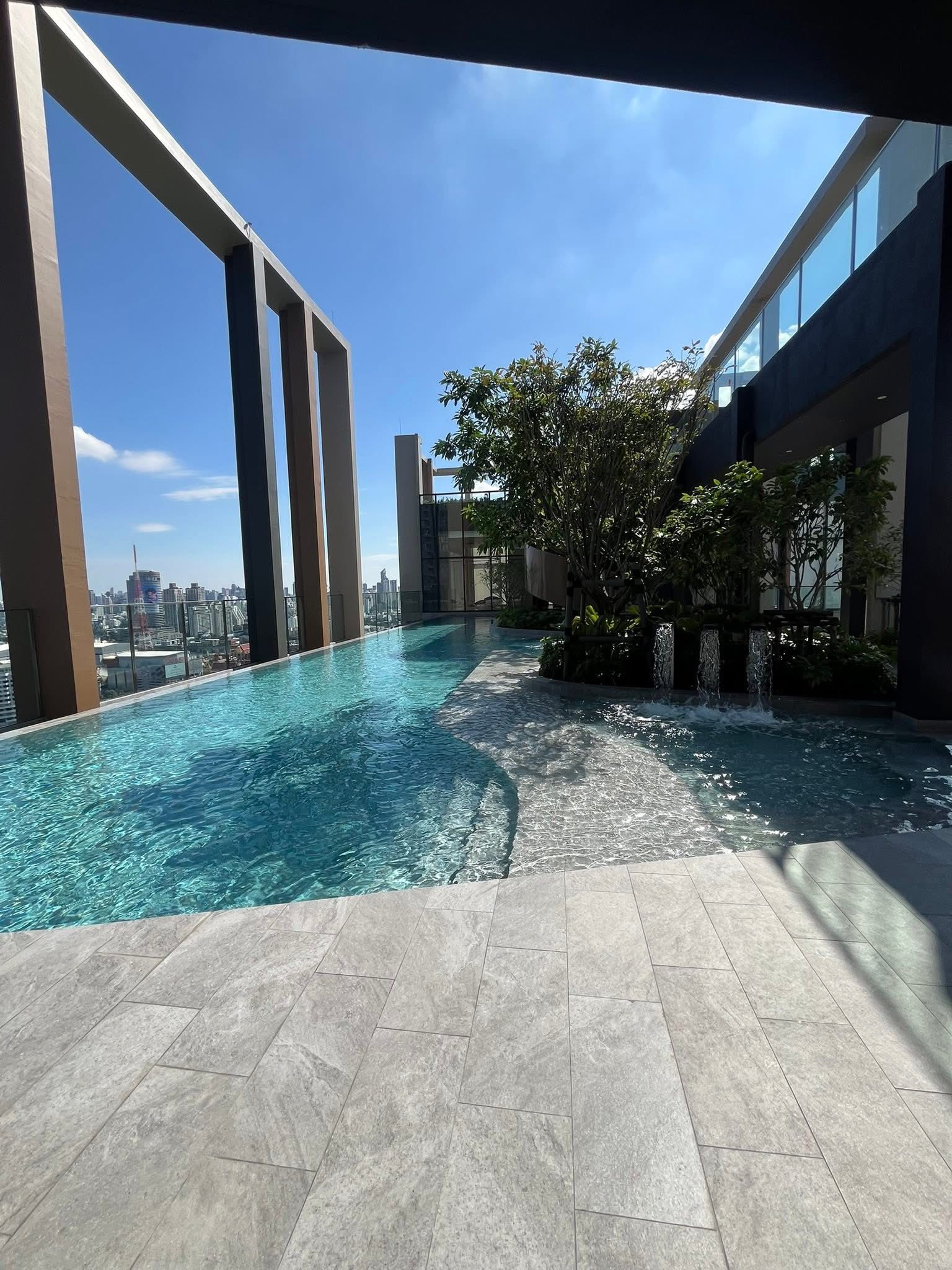 ให้เช่าคอนโด นิว ดิสทริค อาร์ไนน์ พระราม 9 / For Rent Nue District R9 (English below)