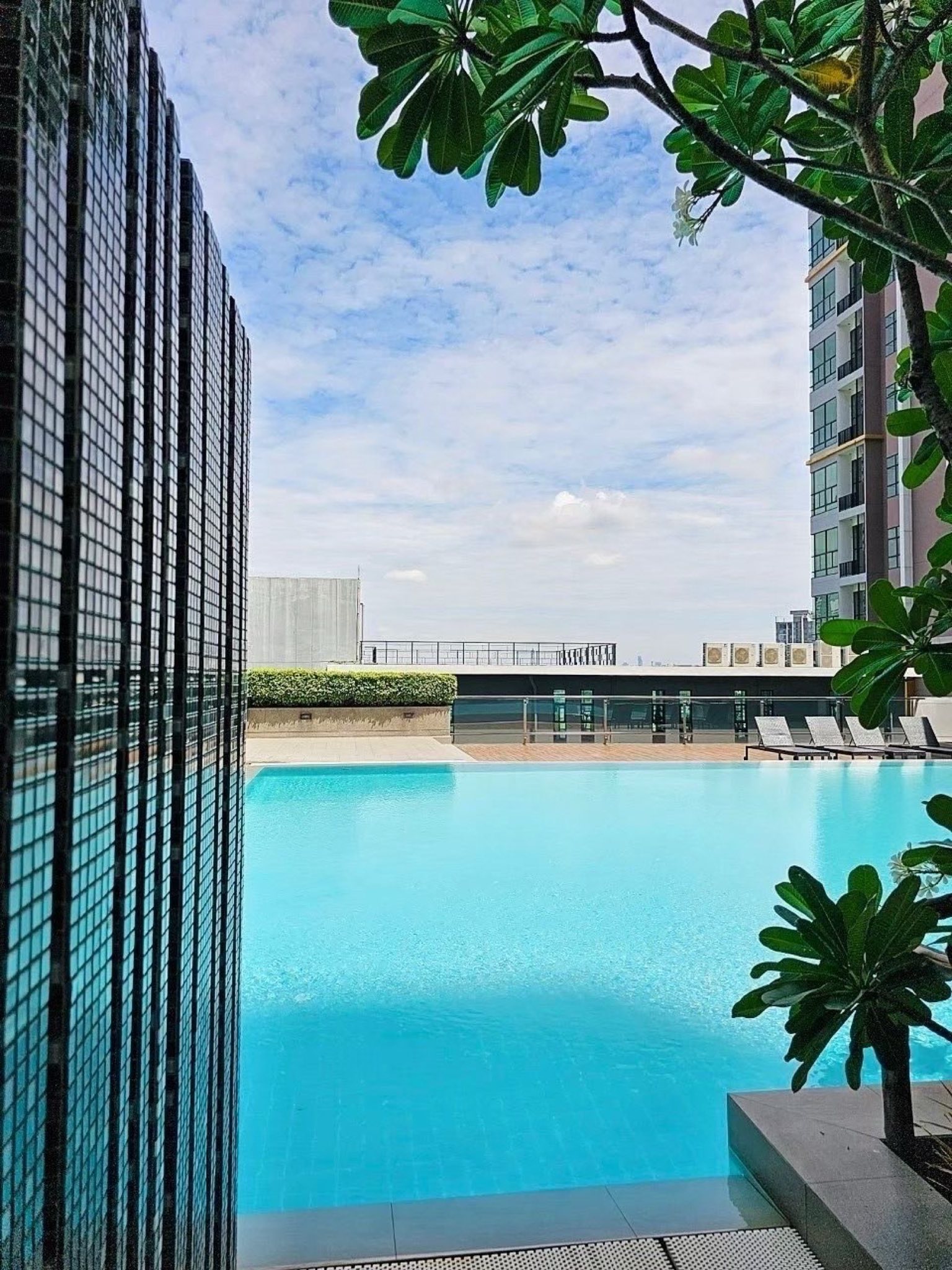 ðĒ āđāļŦāđāđāļāđāļē! āļŦāđāļāļāđāļŦāļĄāđāļāļĢāļīāļāļāļāļāđāļ The Sky Sukhumvit (āđāļāļāļ° āļŠāļāļēāļĒ āļŠāļļāļāļļāļĄāļ§āļīāļ) 1 āļŦāđāļāļāļāļāļ āļāļĢāđāļāļĄāđāļāđāļēāļāļĒāļđāđāđāļāđāļāļąāļāļāļĩ