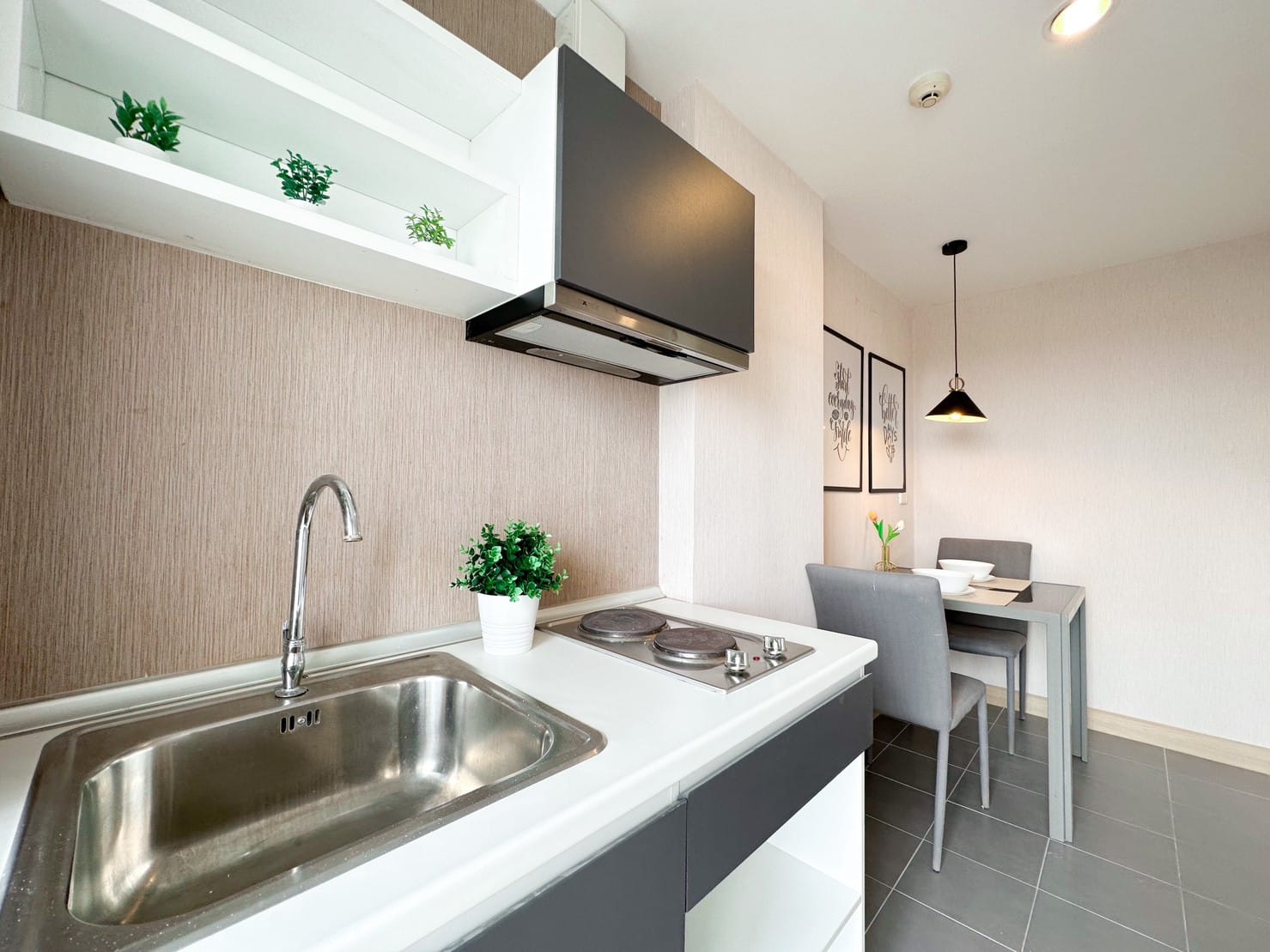 ขายคอนโด Niche Mono Bangna : เดอะ นิช โมโน บางนา 1 ห้องนอน 1 ห้องงน้ำ ขนาด 42 ชั้น 8 อาคาร ซี ห้องแต่งสงยครบตรงปก