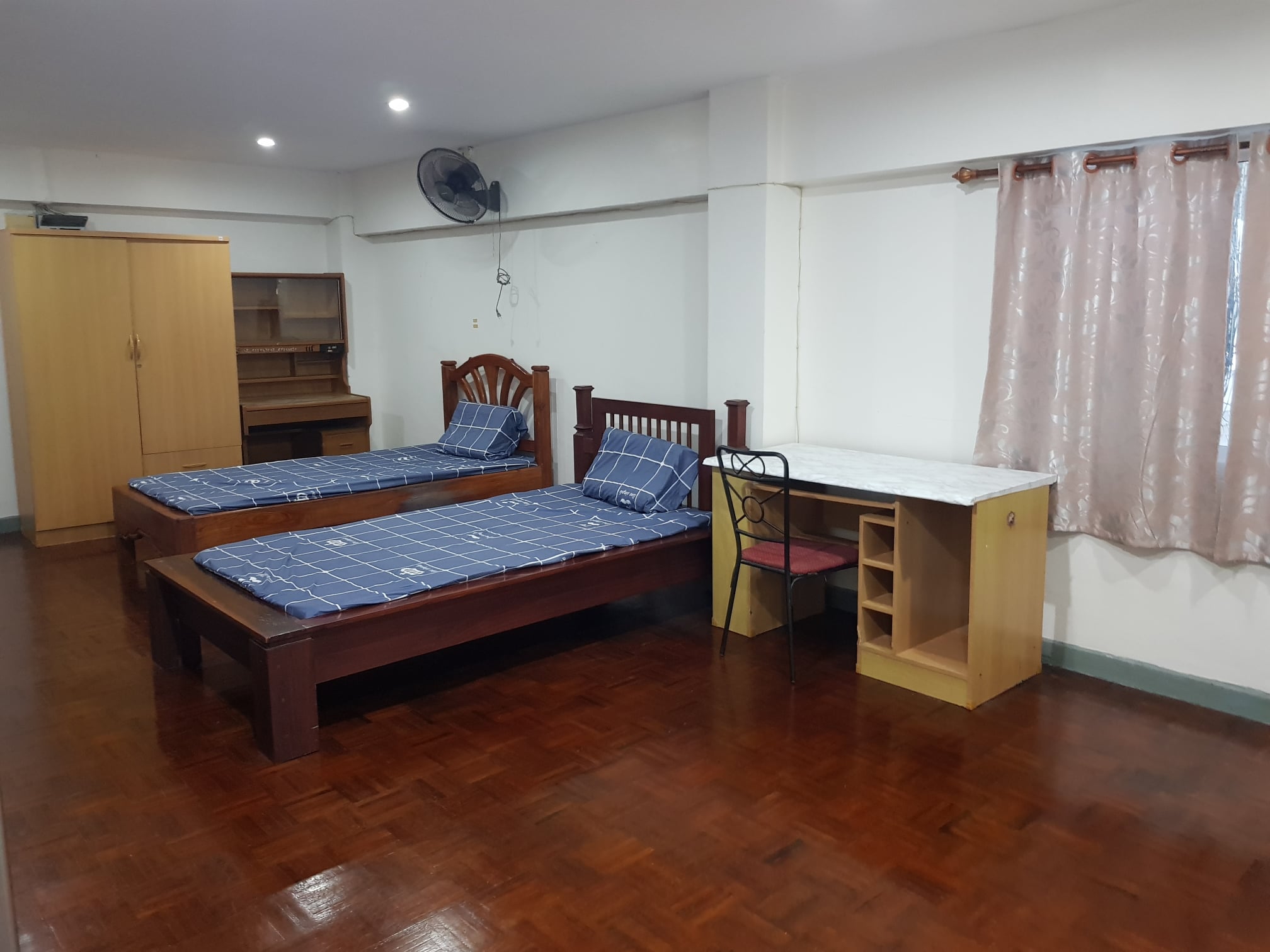 ให้เช่าคอนโด Anusoawaree Condominium (อนุสาวรีย์ คอนโดมิเนียม ) ซ.พหลโยธิน2/1 ใกล้อนุสาวรีย์ชัย เดินทางสะดวกทั้งรถเมล์ และ BTS ห้องสตูดิโอ