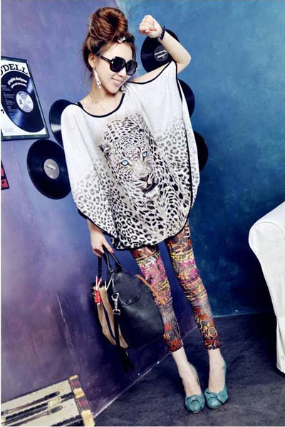 FASHION เสื้อแฟชั่นแขนค้างคาว สีขาว ลายเสือ ผ้ายืด เนื้อนิ่ม ใส่เที่ยว ชิวๆ ใส่คูู่กับเลกกิ้ง น่ารักมากๆ จ้า ASIA STREET FASHION