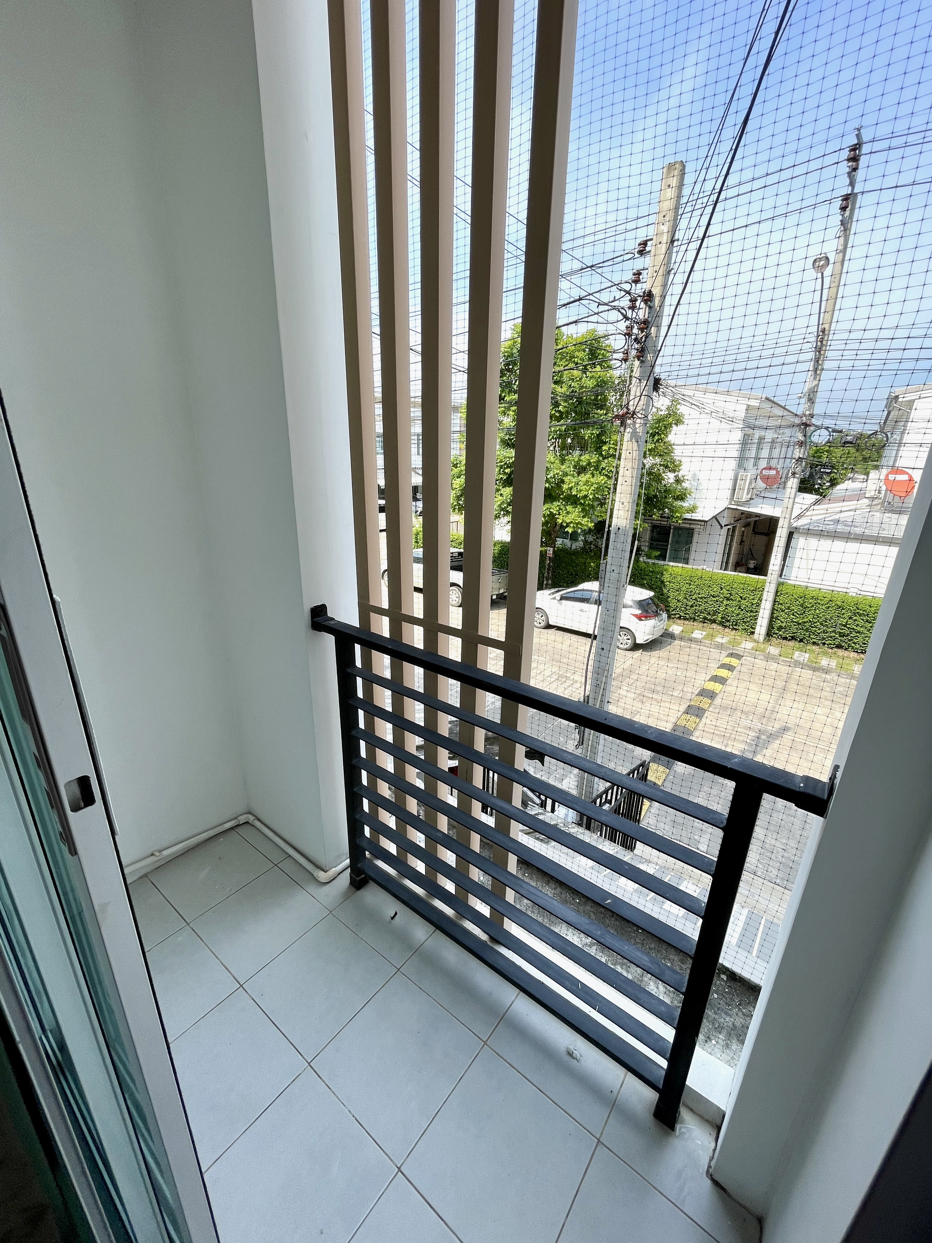 ขาย / ให้เช่าทาวน์โฮม 2 ชั้น โครงการ พลีโน่ วงแหวน-รามอินทรา Pleno Wongwaen-Ramintra 3 ห้องนอน 2 ห้องน้ำ ขนาด 29.9 ตรว