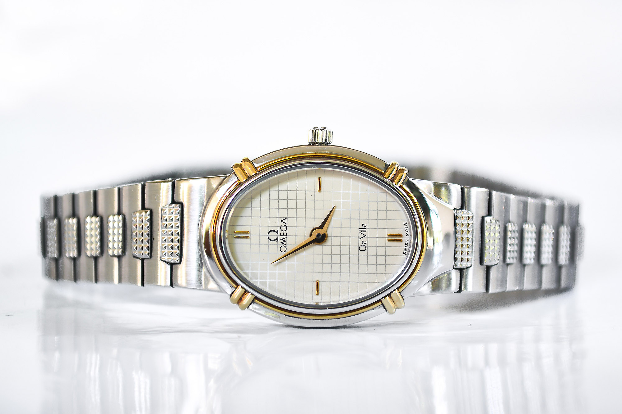 Omega Deville Quartz lady ขอบ 18K (Sold)