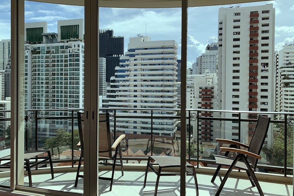 ให้เช่าคอนโด Royce Private Residences (รอย์ช ไพรเวท เรสซิเดนซ์ส) 2 ห้องนอน 2 ห้องน้ำ ขนาด 111.33 ตรม ชั้น 11