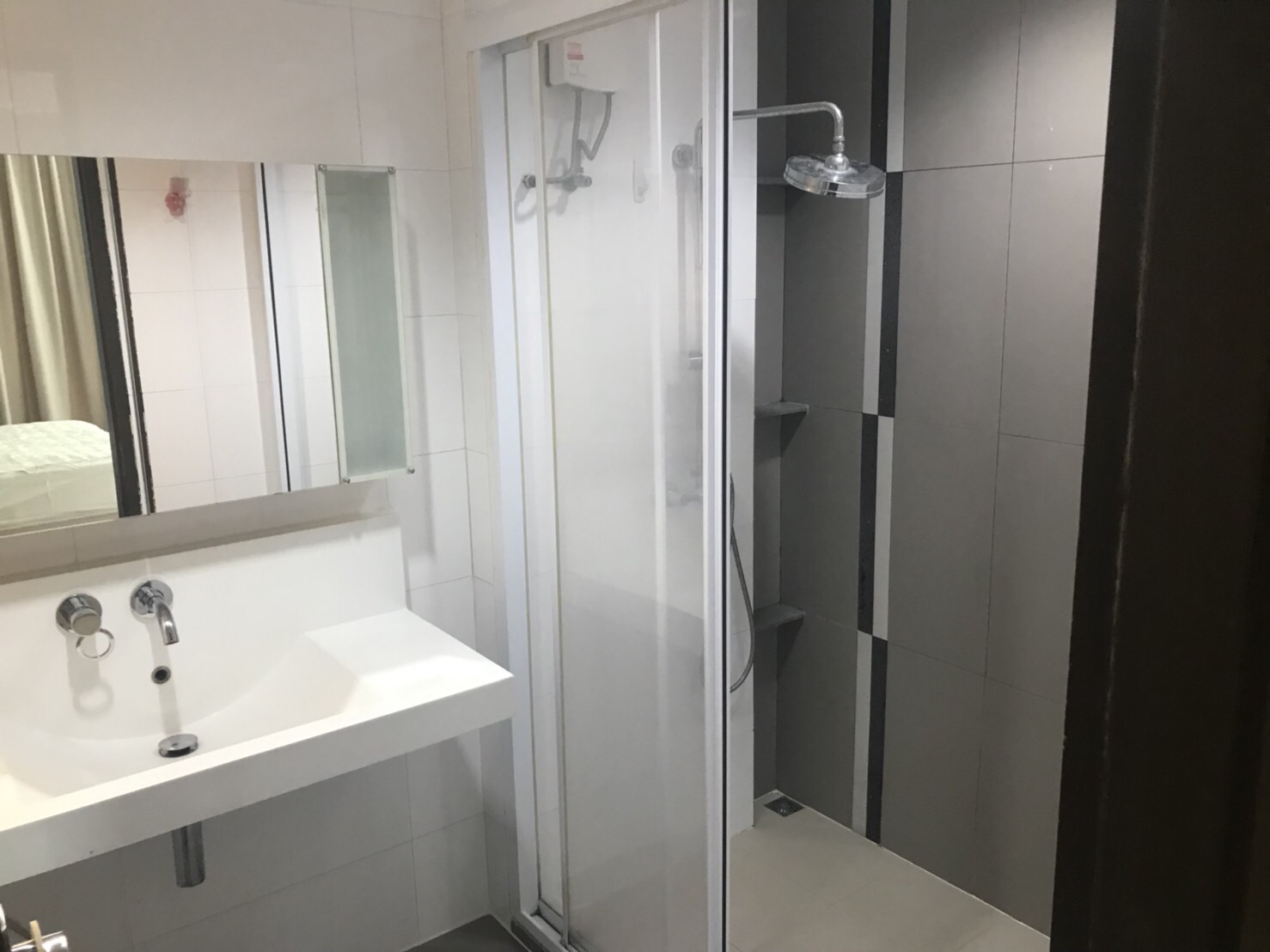 คอนโดRhythm Ratchada ( ริธึม รัชดา )1 ห้องนอน 1 ห้องน้ำ 1 ห้องนั่งเล่น ขนาด 45.49 ตารางเมตร ชั้น 23 ตึก B ฝั่งสระว่ายน้ำ มีระเบียงกว้าง