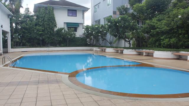 ขาย / เช่าบ้านทาวน์เฮ้าส์ ที่หมู่บ้านโฮมเพลส สุขุมวิท71 Moo Baan Home Place 4 ชั้น 4 ห้องนอน 4 ห้องน้ำ