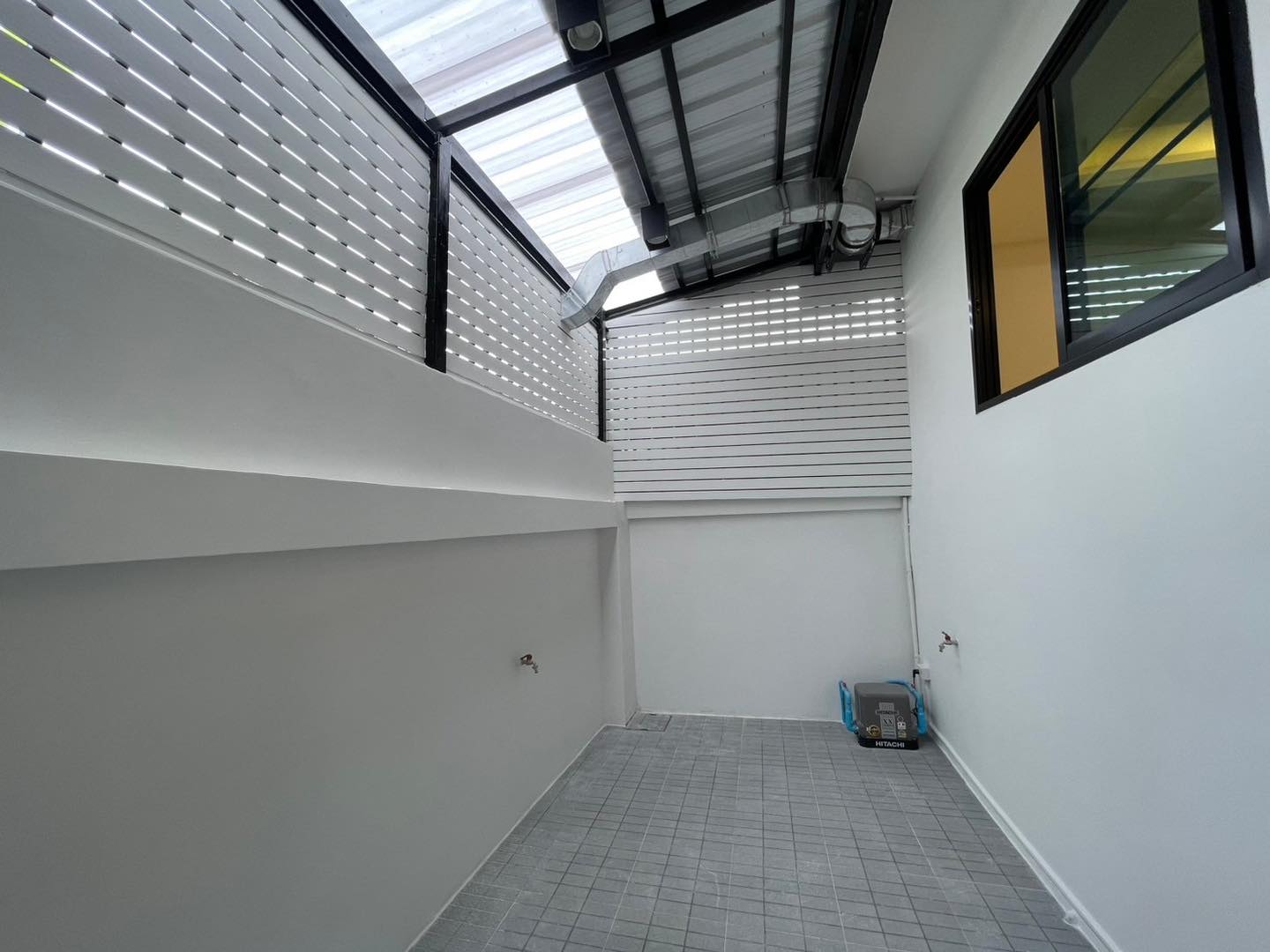 ด่วน! ทาวน์โฮม 3 ชั้น ติวานนท์ 43 ใกล้ MRT สามัคคี ✨ รีโนเวทใหม่หมดจด! ราคาพิเศษ ฿3.99 ล้าน