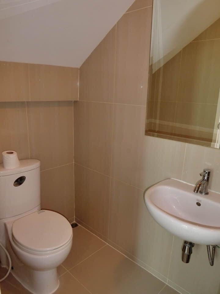 ให้เช่าคอนโด Villa Asoke (วิลล่า อโศก) 1 ห้องนอน 2 ห้องน้ำ ห้อง Duplex ขนาด 80 ตารางเมตร