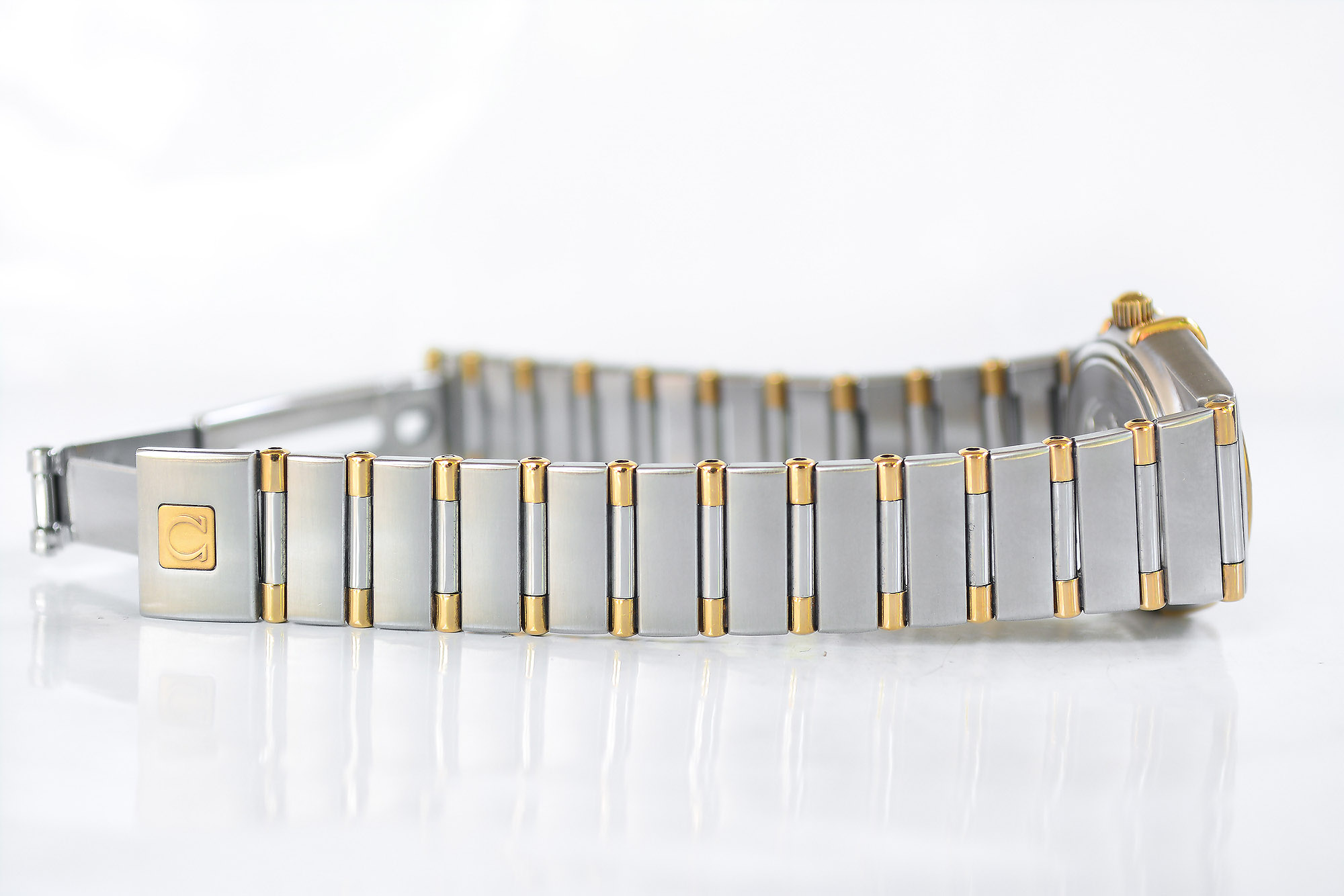 Omega Constellation 2 tone 18k lady ขอบเพชร (Sold)