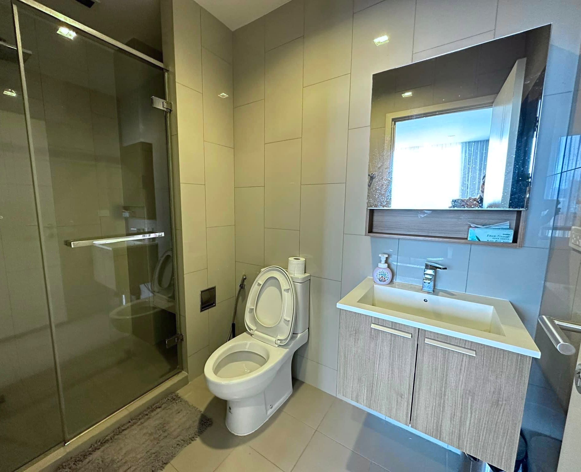 ให้เช่าคอนโดหรู Low-Rise โครงการ HASU HAUS (ฮาสุ เฮาส์)