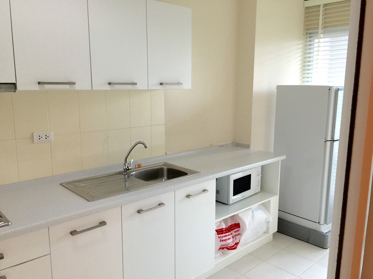 ให้เช่าคอนโด Life @ Sathorn 10 (ไลฟ์ แอท สาทร 10) 1 ห้องนอน 42 ตร.ม. ชั้น 9 ห้องเลขที่ 48/74 (แบบ B14) วิวสีลม