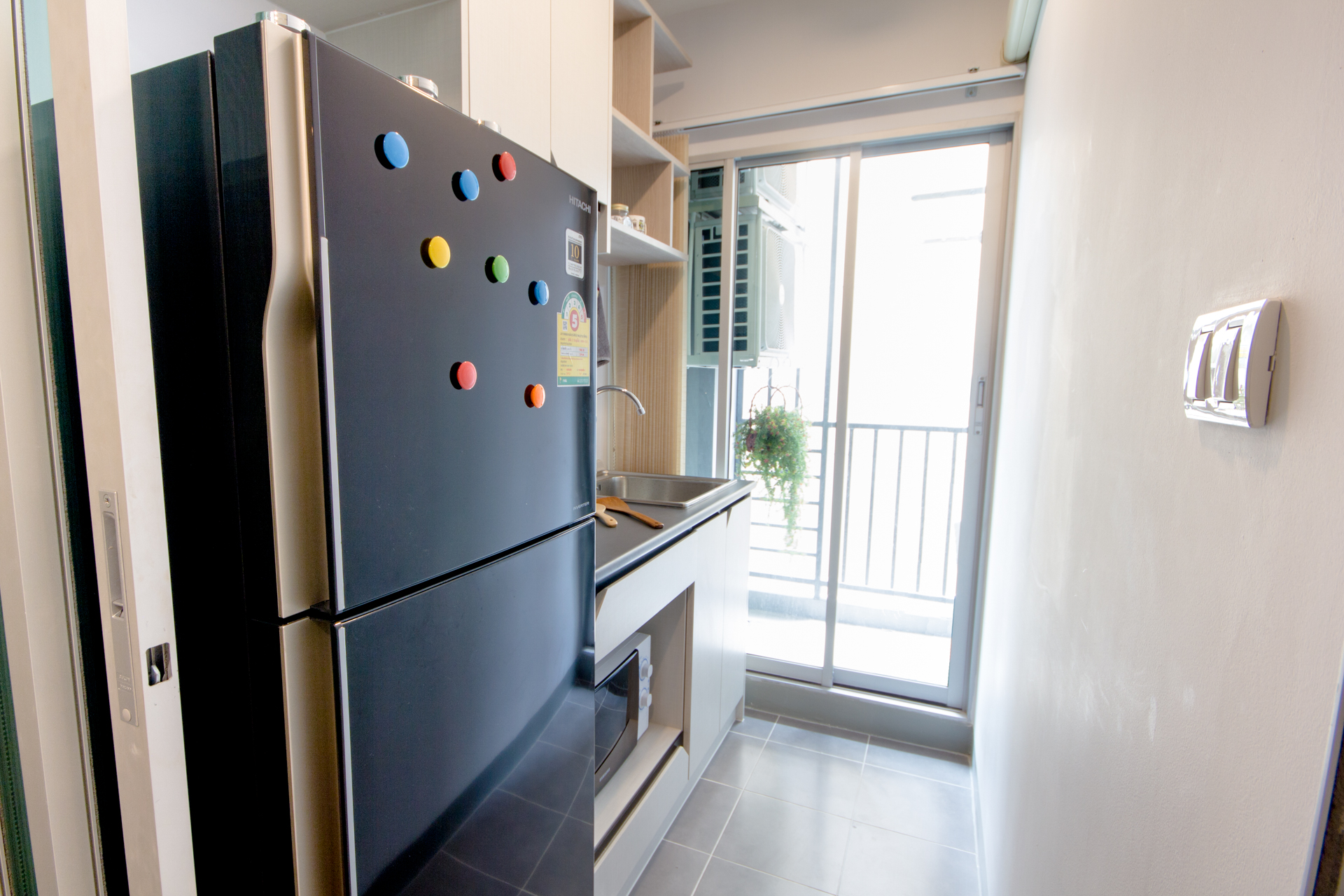 ขายคอนโดThe Kith Plus Sukhumvit 113 (เดอะ คิทท์ พลัส สุขุมวิท 113) 2 ยูนิต ตกแต่งครบพร้อมเข้าอยู่ ยูนิตที่1 แบบ 1 ห้องนอน 1 ห้องน้ำ ตึก A ชั้น 3