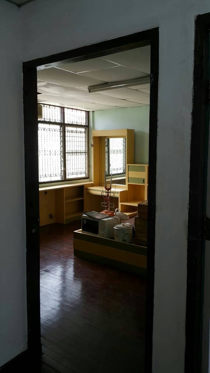 ทาวเฮาส์ 2 ชั้น ให้เช่า ราคาเช่า 15,000 บาท/เดือน มี 4 ห้องนอน 1ห้องเก็บของ 2 ห้องน้ำใหญ่