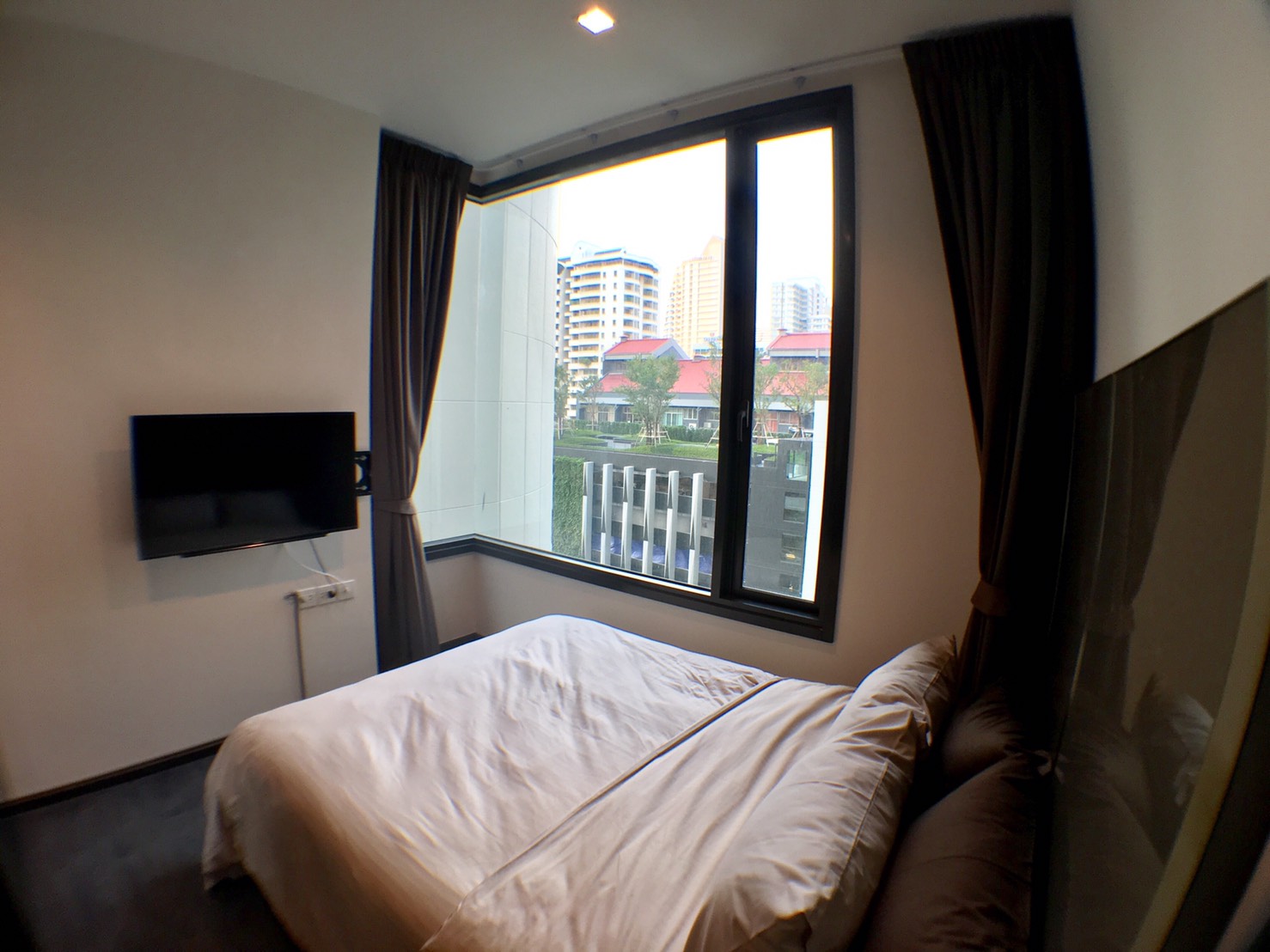 ให้เช่าคอนโด EDGE SUKHUMVIT 23 ( เอดจ์ สุขุมวิท 23 ) รายละเอียดดังนี้ 1 ห้องนอน 1 ห้องน้ำ ห้อง 010513