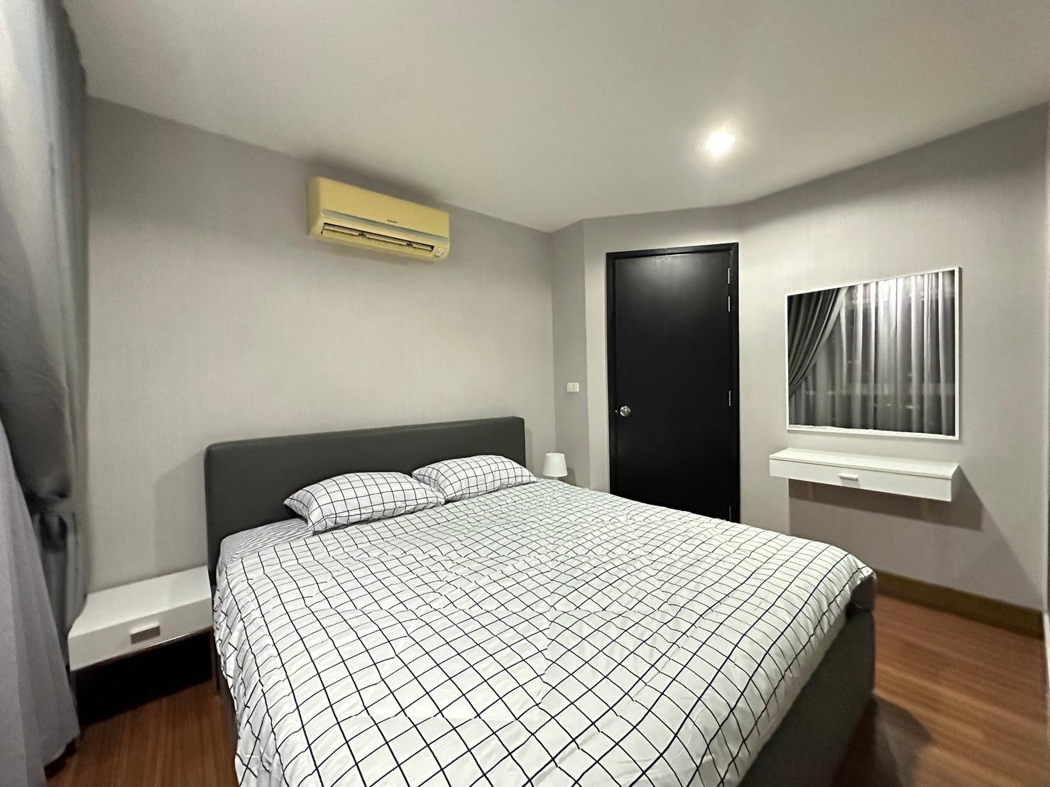 ขายคอนโด ไดมอนด์ รัชดา (Diamond Ratchada) – รัชดาภิเษก ซอย 12 📍 ใกล้ MRT ห้วยขวางเพียง 200 เมตร เดินแค่ 2 นาที