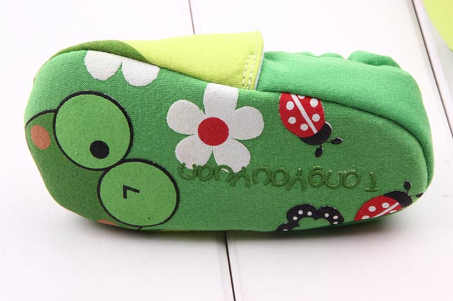 รองเท้าเด็กวัยหัดเดิน ลายกบ สีเขียว