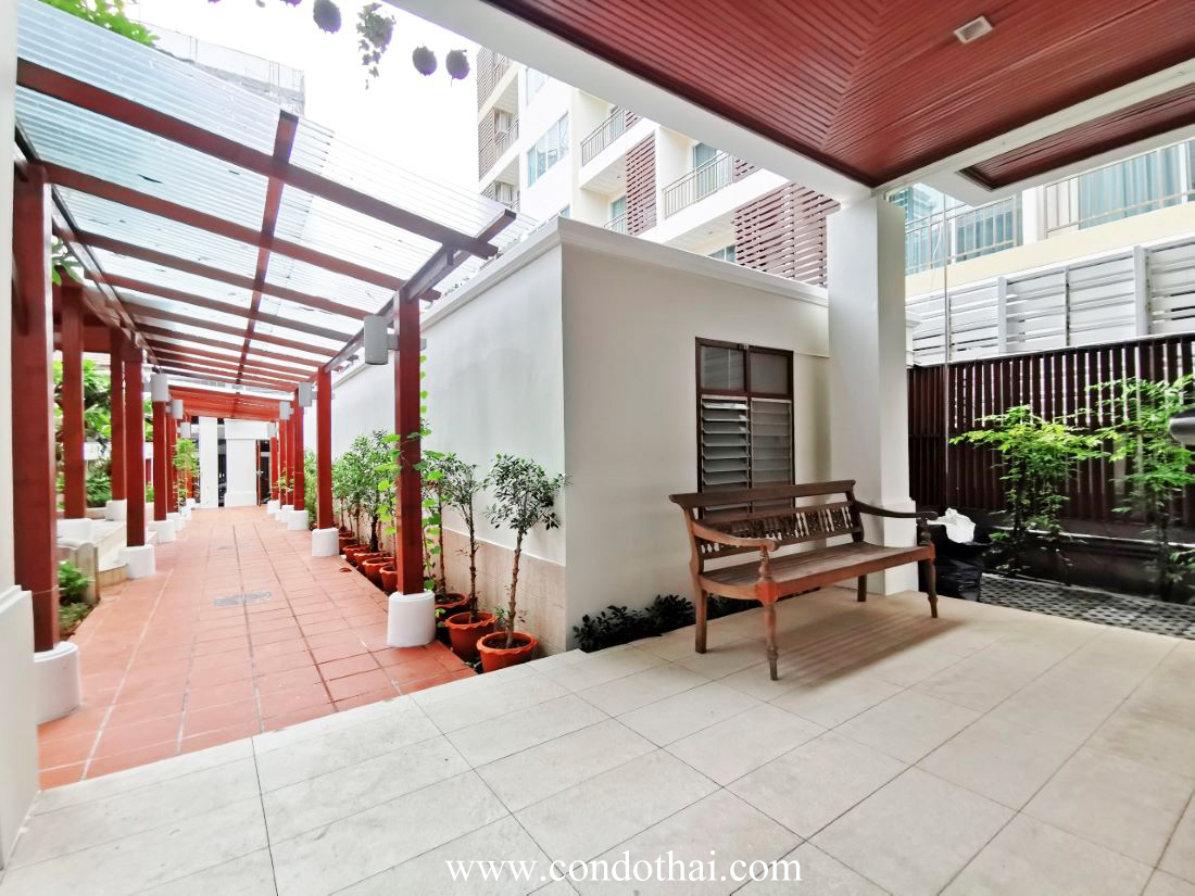 ให้เช่าบ้านเดี่ยว 3 ชั้น พร้อมสระว่ายน้ำ สุขุมวิท 63 เพียง 400 เมตรจากถนนเอกมัยสุขุมวิท 63 มี 2 หลัง 4+1 ห้องนอน 5 ห้องน้ำ