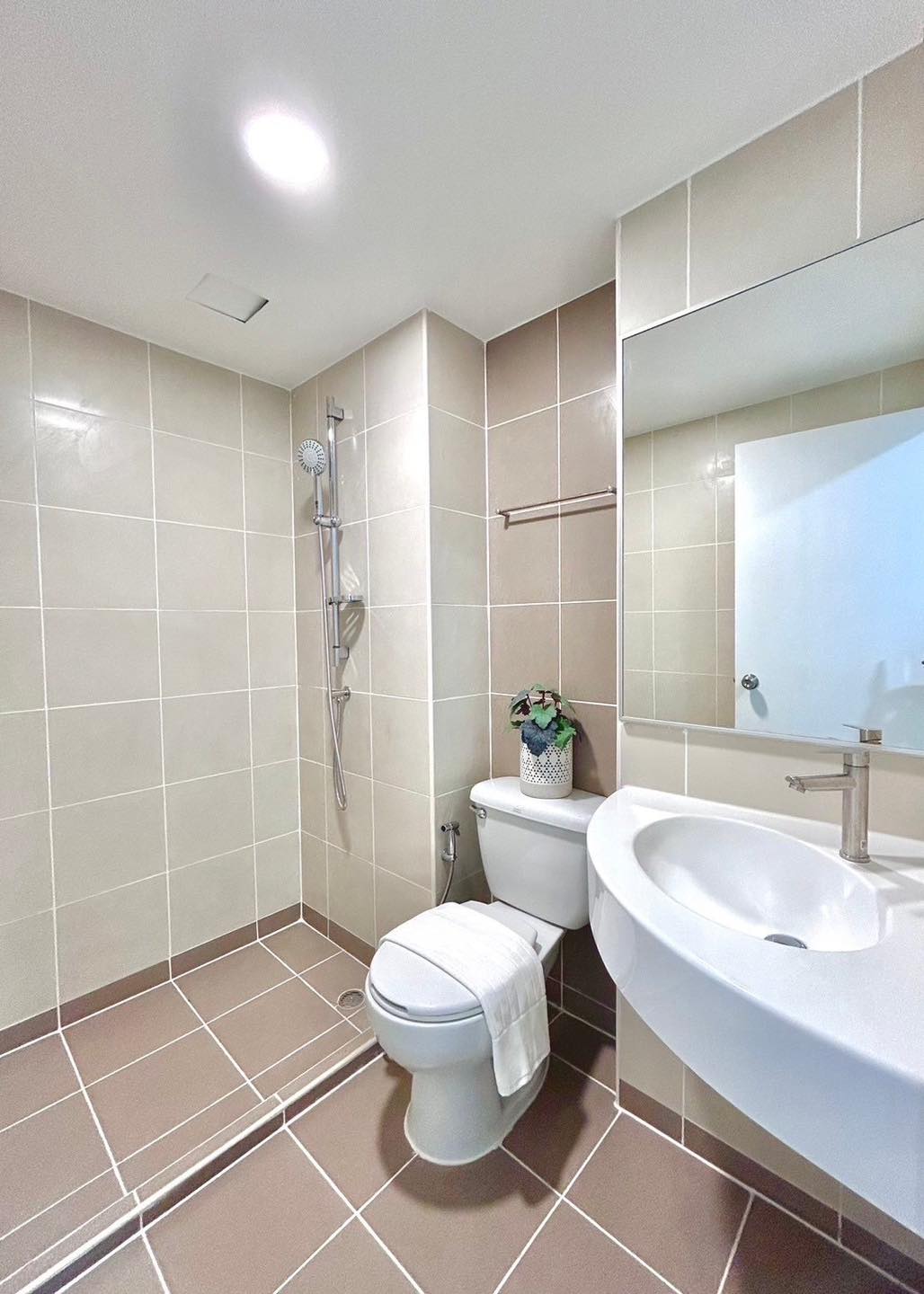 ขายด่วน! คอนโดลุมพินี คอนโดทาวน์ รามอินทรา - นวมินทร์ แต่งใหม่ พร้อมอยู่ ฟรีโอน! 🔥 💰 ราคาสุดคุ้มเพียง 1.29 ล้านบาท!