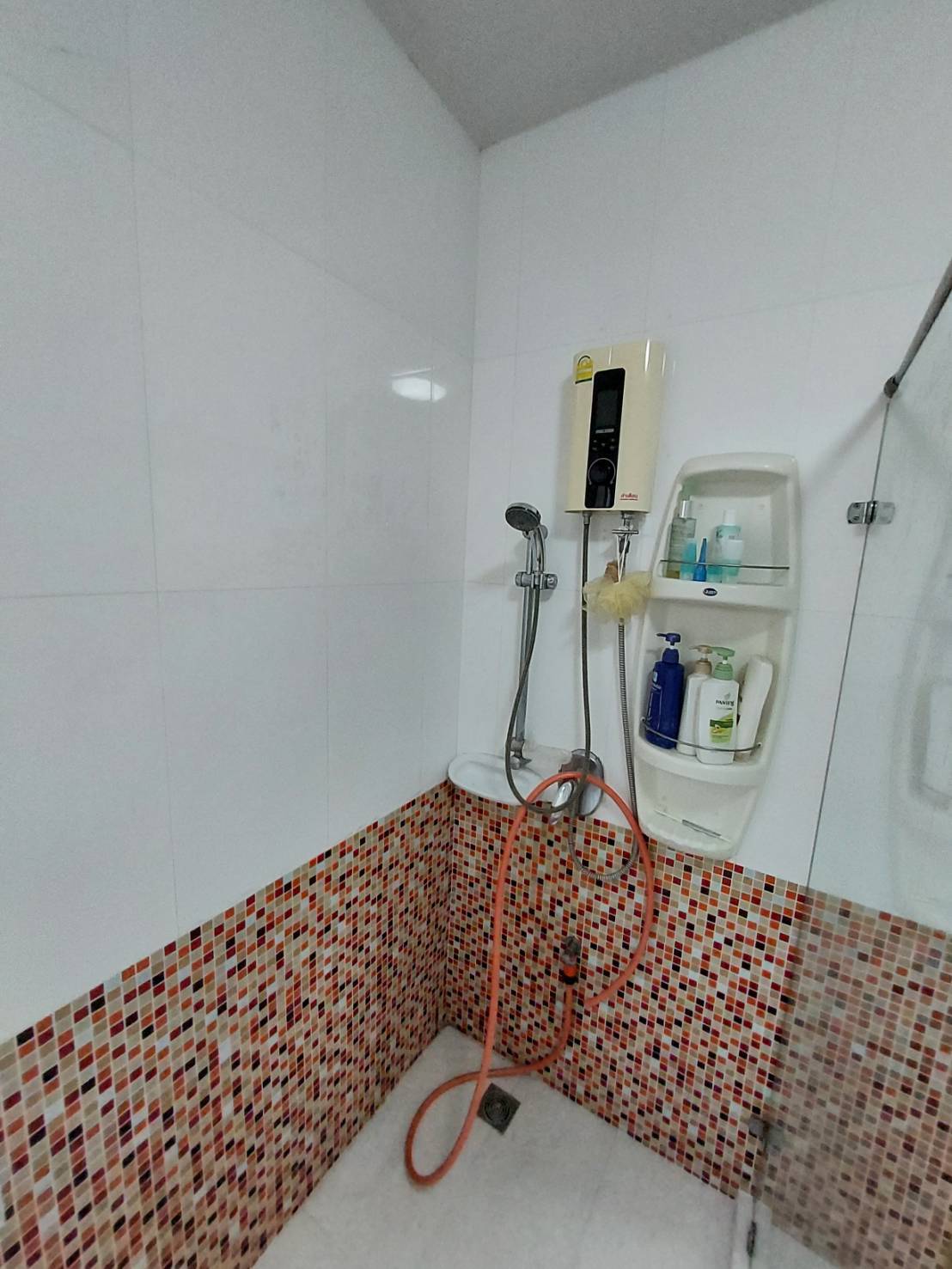 ให้เช่าบ้านพร้อมอยู่ ทาวน์โฮม 3 ชั้น หมู่บ้าน สราญพฤกษ์ ซอยลาดพร้าว130 รามคำแหง 81