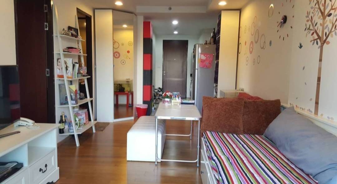 ขายคอนโด Abstracts Phahonyothin Park (แอ็บสแตร็กส์ พหลโยธิน พาร์ค) 1 ห้องนอน 1 ห้องน้ำ ขนาด 45 ตรม