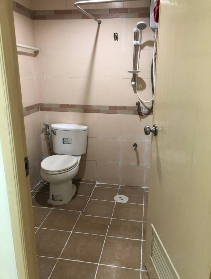 ให้เช่าคอนโด Nontarom Condo Park (นนทารมย์ คอนโด ปาร์ค) เดินทางทั้งรถโดยสารมีรถ 2 แถวออกไป ถ.จรัญ บางขุนนนท์ รพ.ศิริราชตลอด