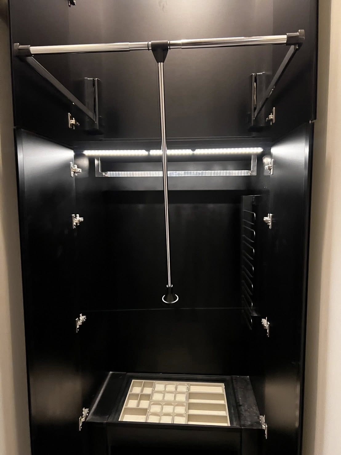 ให้เช่า คอนโด The Line Sukhumvit 101 ทำเลทอง ใกล้ BTS ปุณณวิถี เพียง 250 ม. (เดิน 5 นาทีถึง) + มีรถ Shuttle รับ–ส่งฟรี