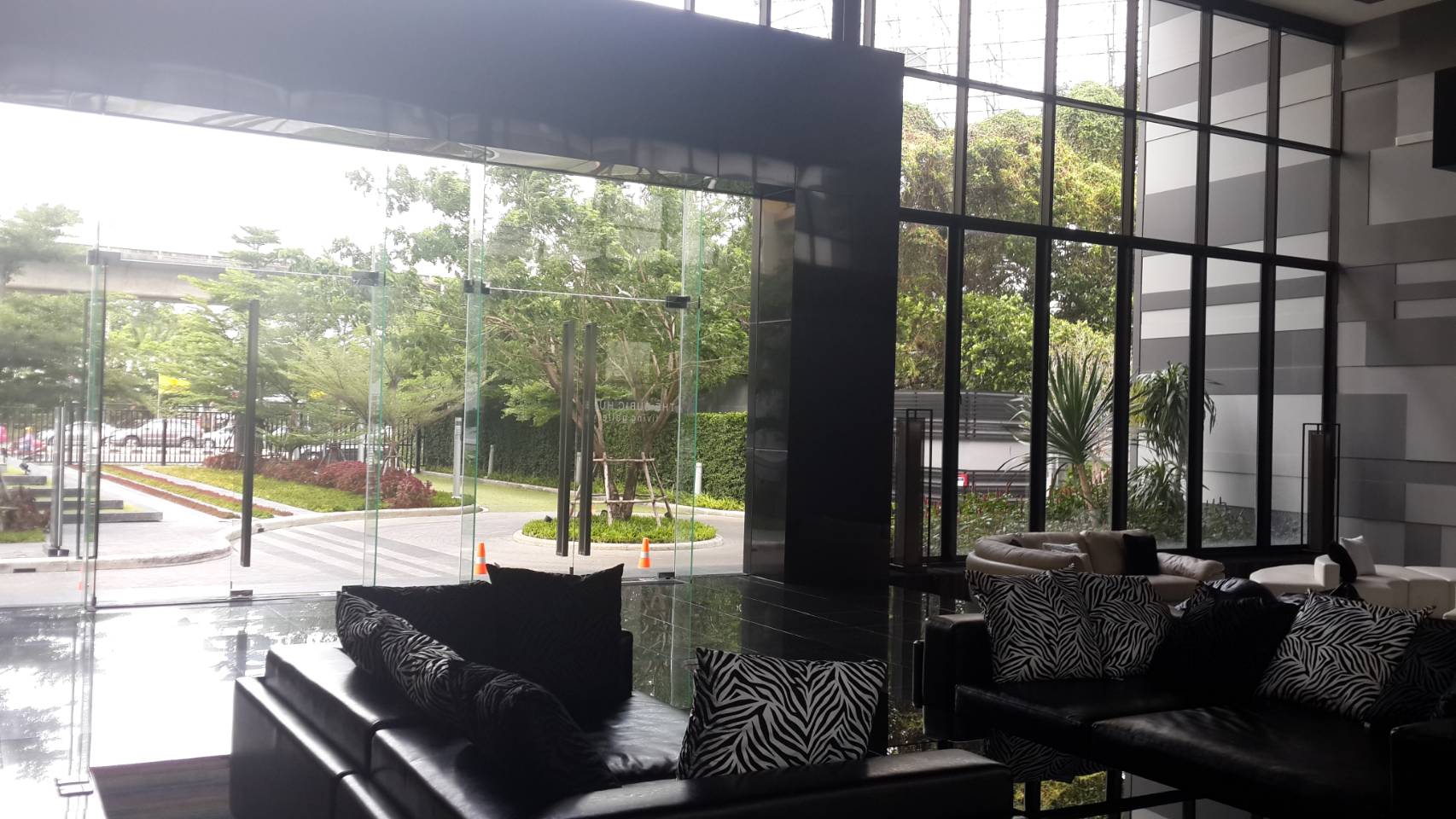 ให้เช่าคอนโด Urbano Absolute Sathon - Taksin (เออร์บาโน่ แอบโซลูท สาทร-ตากสิน) 1 ห้องนอน 1 ห้องน้ำ ขนาด 38 ตรม ชั้น 23