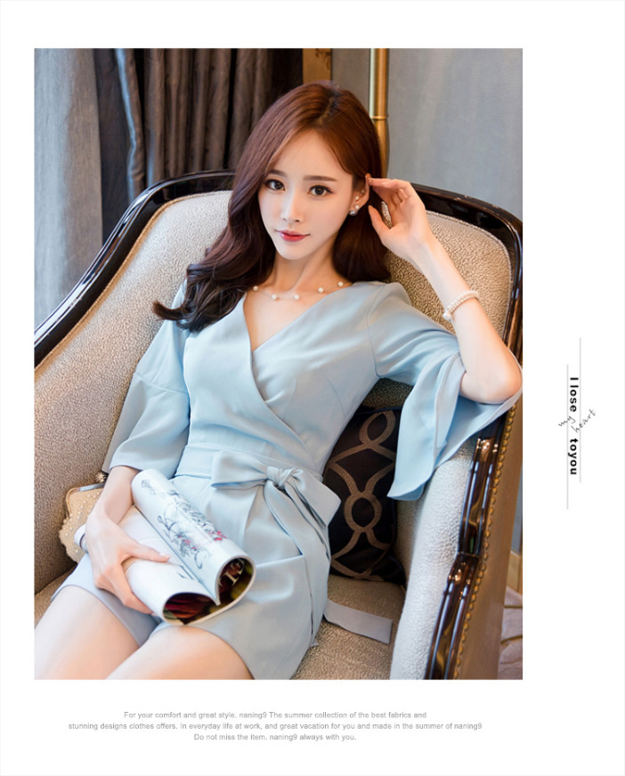 จั๊มพ์สูทขาสั้นสีฟ้า แฟชั่นเกาหลีสวย น่ารัก แขนยาว ทรงเข้ารูป ลุคเรียบๆ สวยดูดี