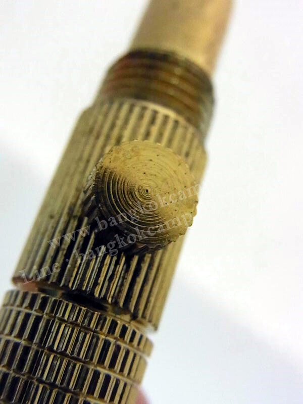 พวงกุญแจ ปากกา(ซ่อนมีด)...งานกลึงทองเหลือง รุ่นเก่า ใหม่เก่าเก็บอย่างดี (สภาพเหมือนใหม่) ...สีทอง