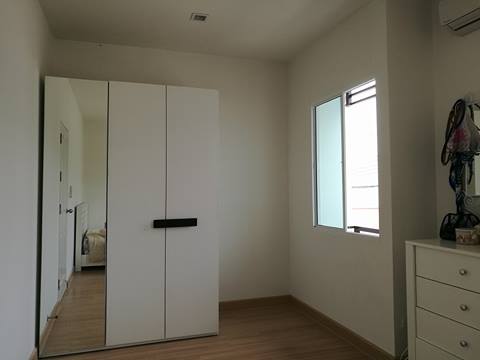 รหัสทรัพย์ 21961 ขายทาวน์โฮม Pleno รัตนาธิเบศร์-ชัยพฤกษ์ โครงการของ AP (บ้านค่อนข้างใหม่) พร้อมเข้าอยู่