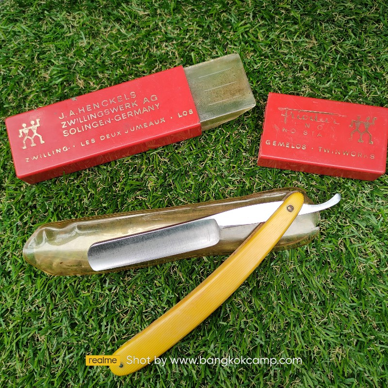 มีดโกน ตราคนคู่/ตุ๊กตาคู่ เยอรมัน ZWILLING J.A. Henckels MADE IN GERMANY เก่าเก็บ หายาก กล่องพลาสติก สภาพดี