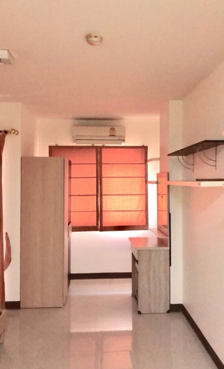 ให้เช่าคอนโด Nontarom Condo Park (นนทารมย์ คอนโด ปาร์ค) เดินทางทั้งรถโดยสารมีรถ 2 แถวออกไป ถ.จรัญ บางขุนนนท์ รพ.ศิริราชตลอด