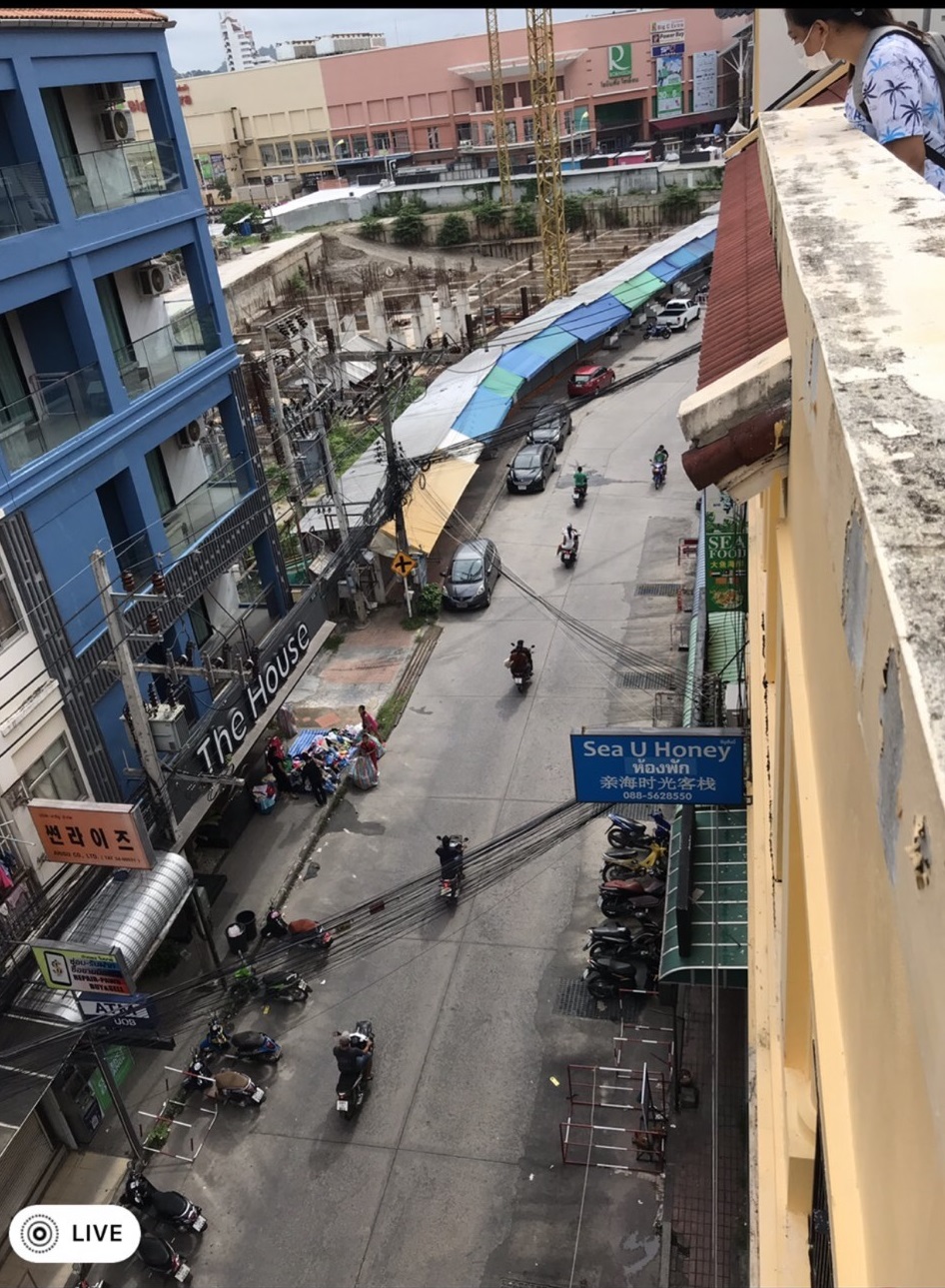 ขายตึกแถวอาคารพาณิชย์ 3 คูหาติดกัน 4 ชั้น + ดาดฟ้า ตั้งอยู่ที่ ป่าตอง จังหวัดภูเก็ต