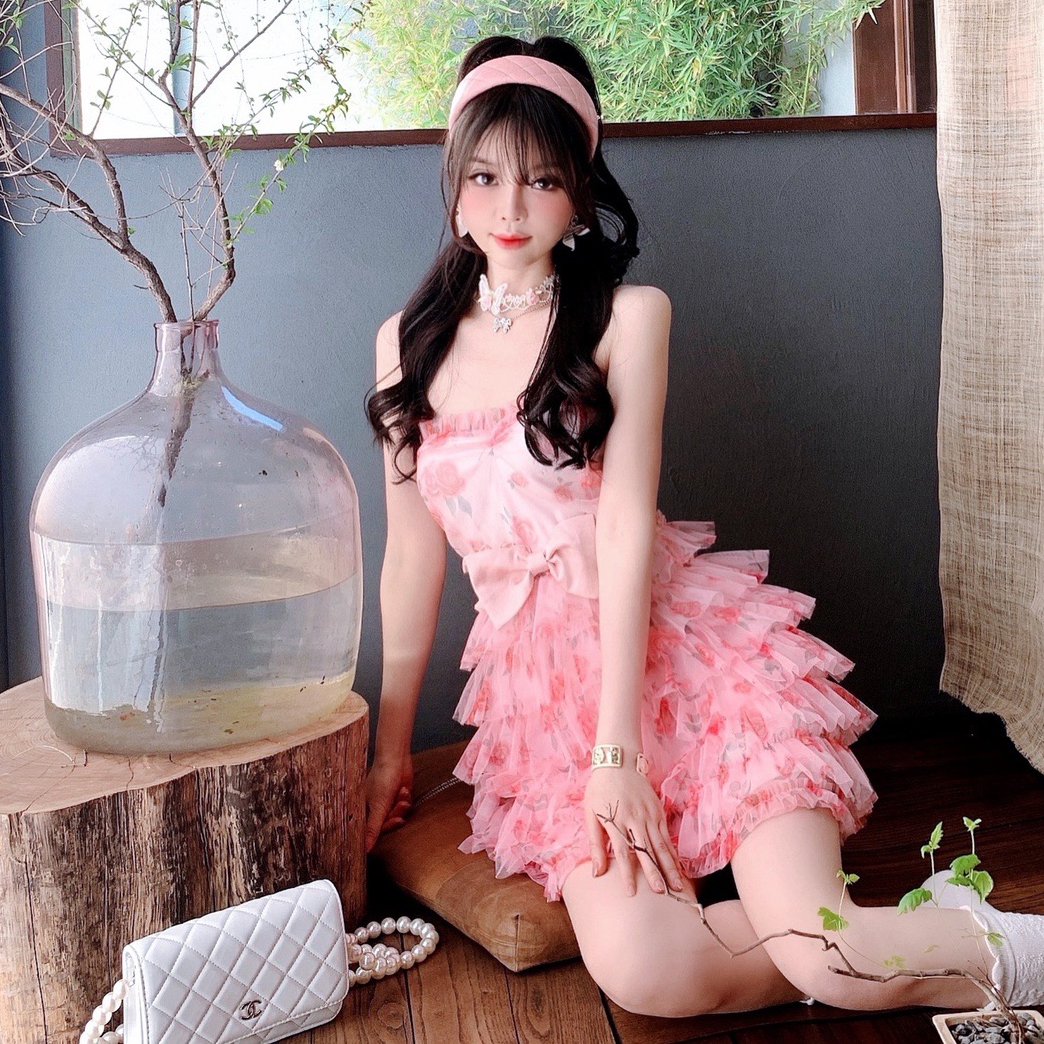 Summer Joy : พรีออเดอร์ เดรสสั้นสไตล์หวานสีชมพู แต่งระบาย มีให้เลือก 2แบบ แบรนด์แท้