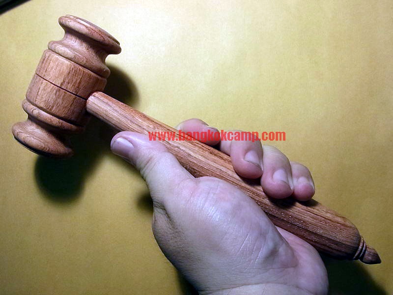 ค้อนไม้ประดู่ ยาว9.5นิ้ว.....ใช้ตอกงานเกี่ยวกับหน ังได้, หรืองานตอกที่กลัวตัวตอกหัวจะพังใช้ไม้ตอกจะช่วยซับแรงค รับ, ตอกลิ่มไม้, ตีระฆังได้