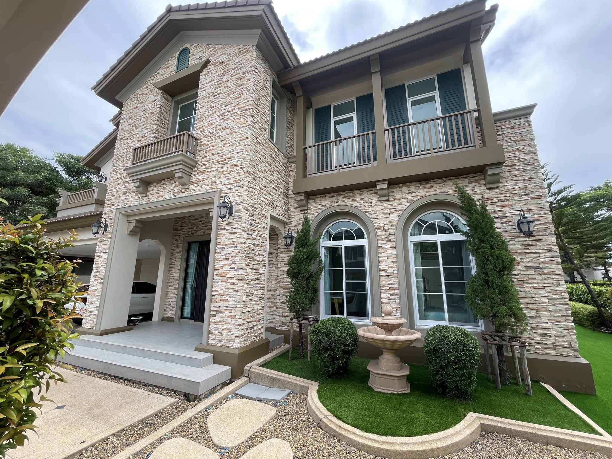 ให้เช่าบ้านเดี่ยว 2 ชั้น โครงการ Nantawan Ramintra-Paholyothin 50 - นันทวัน รามอินทรา – พหลโยธิน 50 ราคาเช่า 150,000 บาท ต่อเดือน พร้อมเข้าอยู่