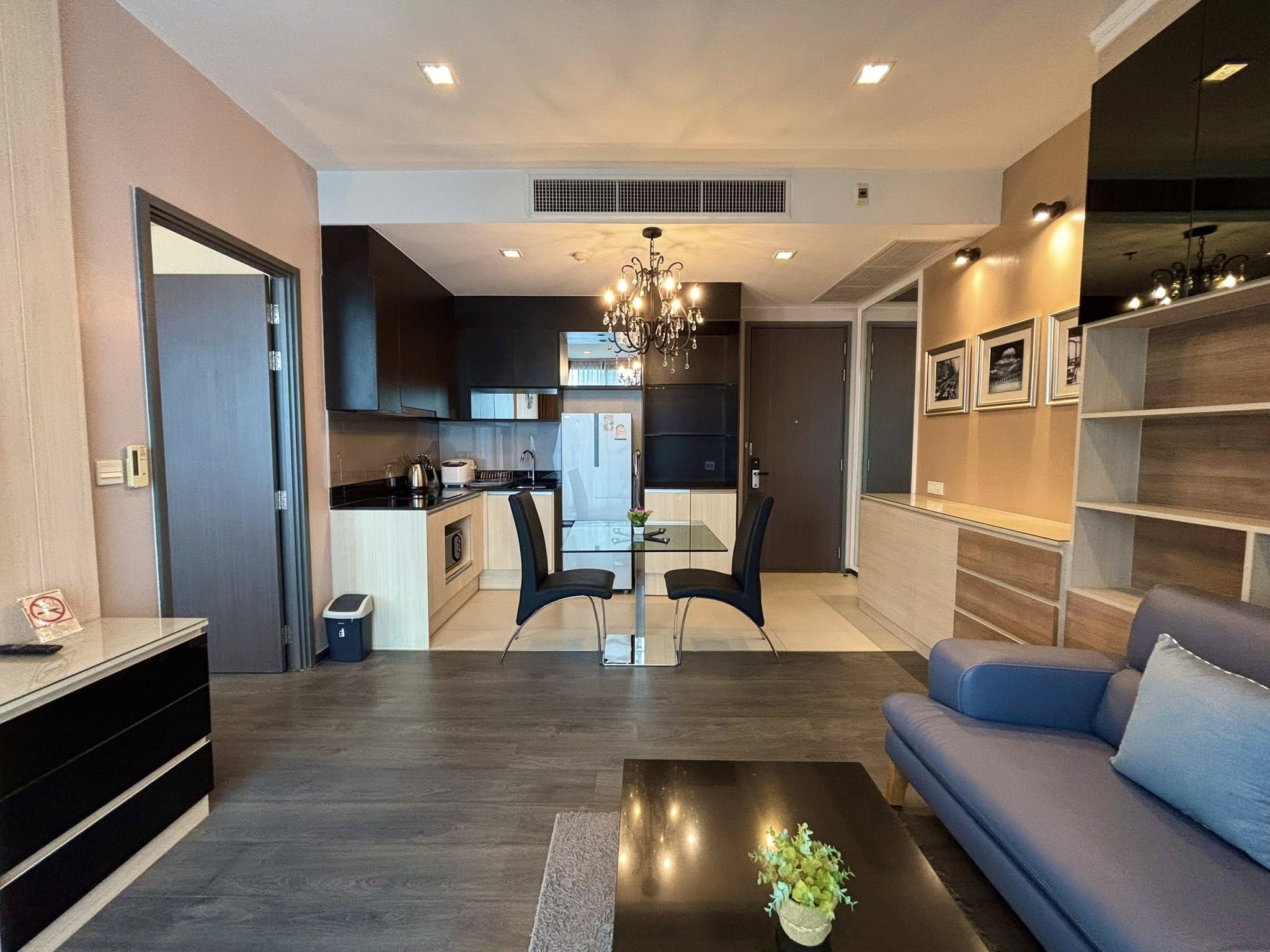 🏢 ให้เช่าคอนโด! Edge Sukhumvit 23 (เอดจ์ สุขุมวิท 23) ห้องมุม ชั้น 10 ขนาด 42 ตร.ม. แบบ 1 ห้องนอน พร้อม อ่างอาบน้ำ