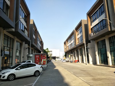 ขายโฮมออฟฟิศ โครงการ เดอะ ไอยรา แกรนด์เดย์ The Iyara Grande โฮมออฟฟิศสไตล์ทรอปิคอล