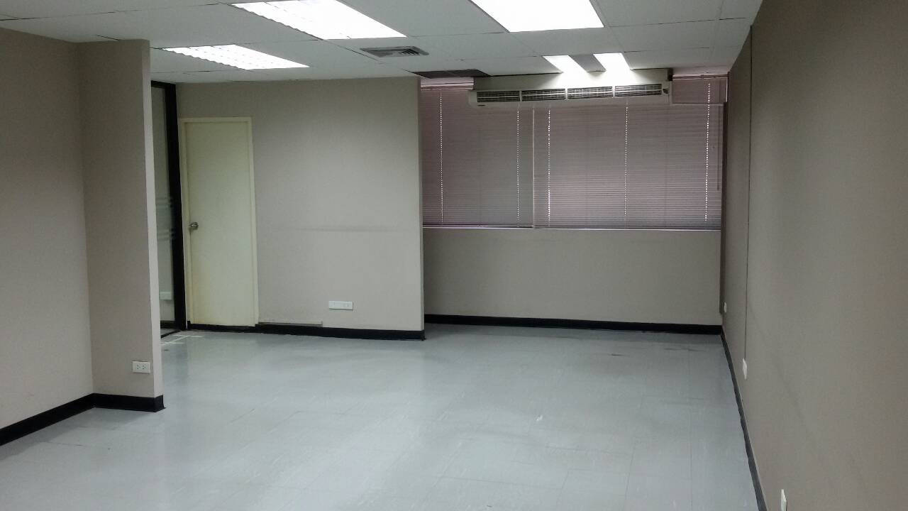 Office ให้เช่า พื้นที่ 192 ตรม ตึกอมรพันธ์ 2 ชั้น 15 ราคา 48000 ต่อเดือน