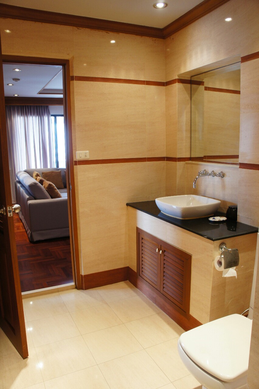 คอนโด ริชมอนด์ พาเลส (Richmond Palace) สุขุมวิท 43 ให้เช่า ห้อง 2 ห้องนอน 2 ห้องน้ำ พื้นที่ 163 ตร.ม ชั้น 14 วิวเมือง เฟอร์พร้อม