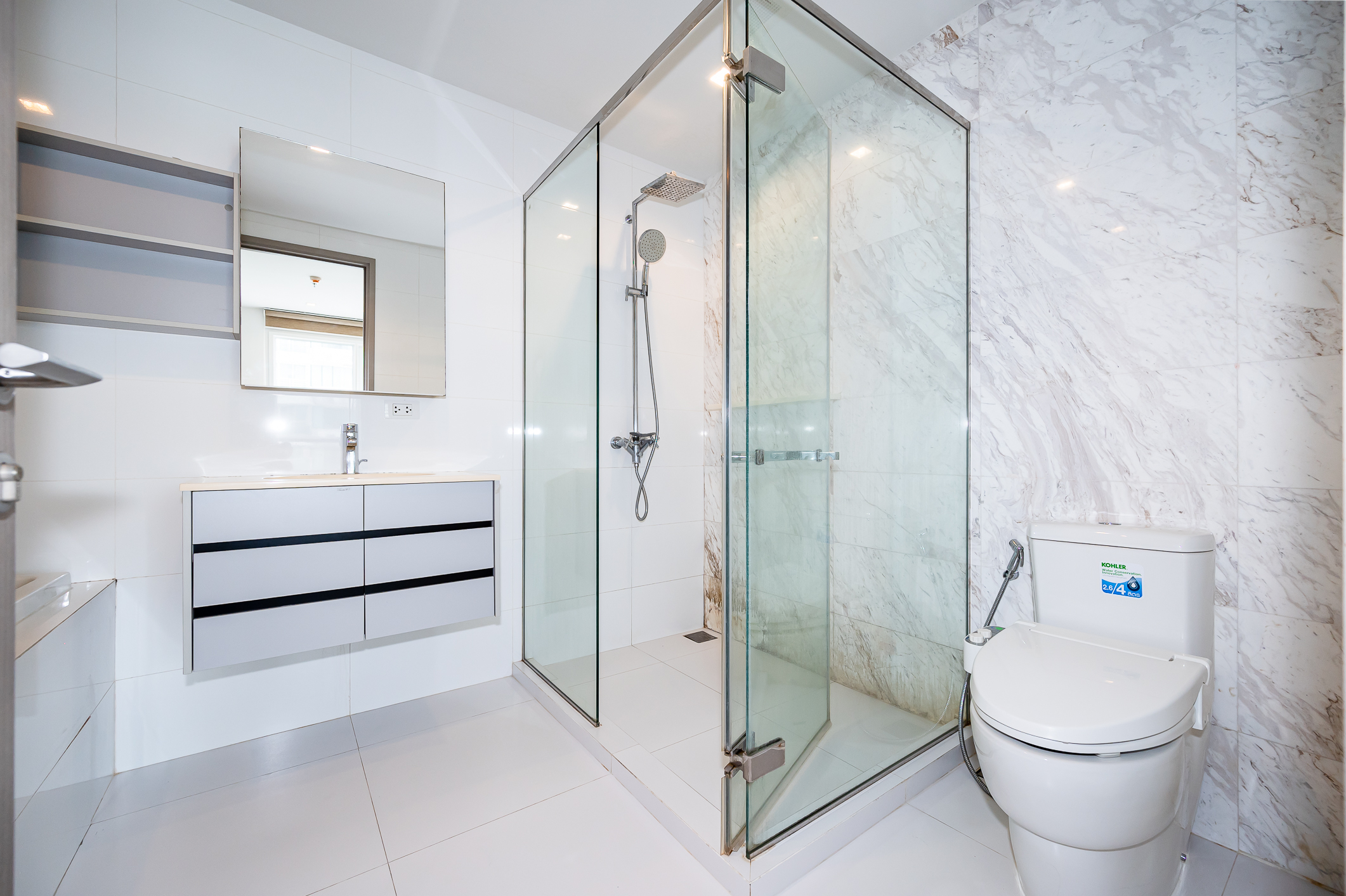 ให้เช่าคอนโด HQ by Sansiri (เฮช คิว บาย แสนสิริ) มีทั้งแบบ 1-2 ห้องนอน ห้องใหม่ยังไม่เคยพัก