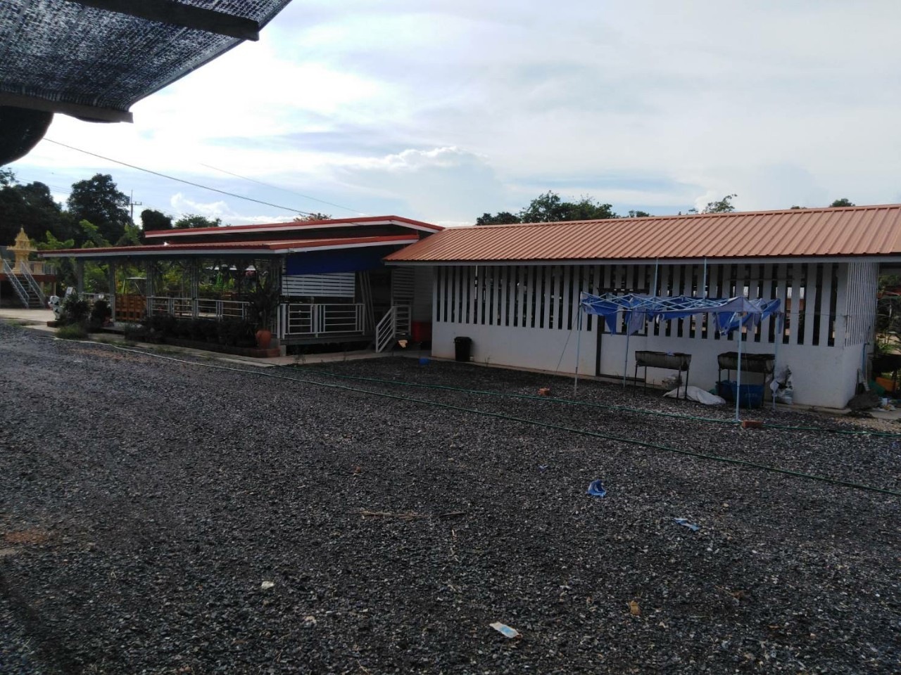 ขายที่ดินถมแล้ว 3 ไร่ จังหวัด นครนายก ขายพร้อมร้านอาหารและบ้านน็อกดาว