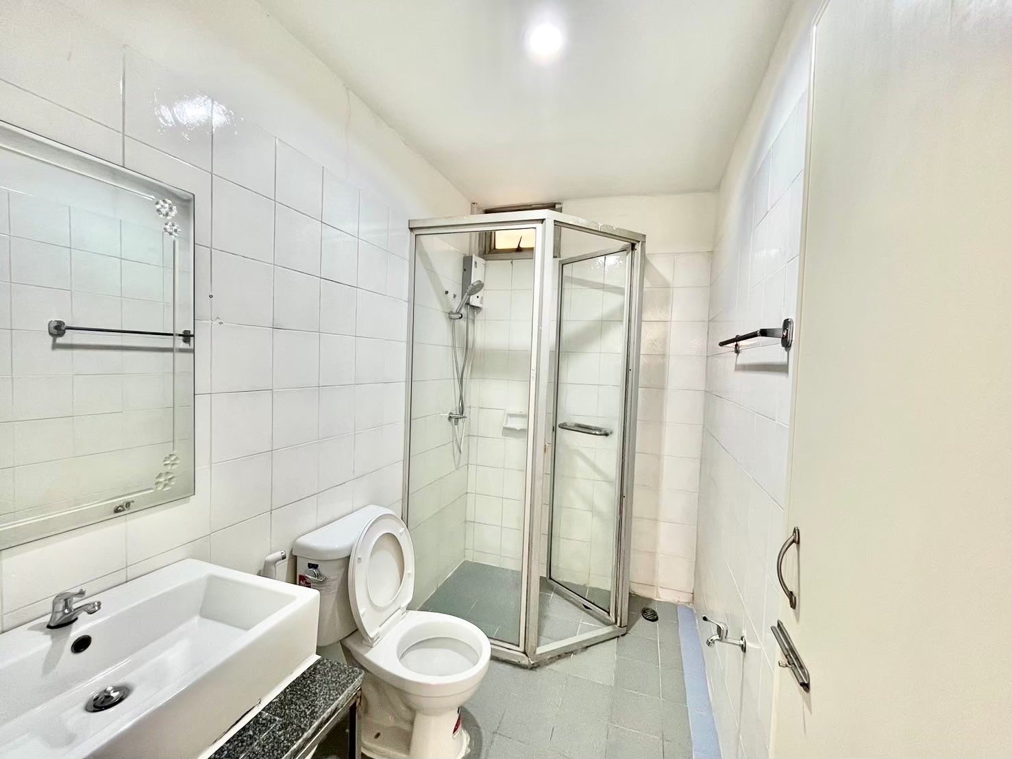 🏙 ให้เช่าคอนโด 2 ห้องนอน พร้อมที่จอดรถส่วนตัว Baan Sukhothai Ramkhamhaeng : บ้านสุโขทัย รามคำแหง ... ใกล้ MRT บางกะปิ (สายสีเหลือง) เพียง 400 ม.