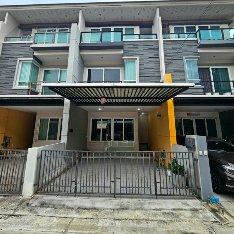 ให้เช่าทาวน์โฮม 3 ชั้น หมู่บ้านภัทรา วิลล่า 8 สตรีวิทยา 2 ซอย10 และ โชคชัย 4 ซอย78 ใกล้ โรงเรียนสตรีวิทยา 2,