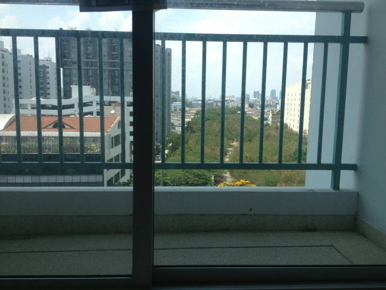 ให้เช่า/ขาย Condo Supalai Park Asoke-Ratchada ห้อง studio ชั้น 7 พื้นที่ 34 ตร.ม เช่า 12500 / เดือน ขาย 2.55 ล้าน วิวถนนพระราม 9 พร้อมเฟอร์นิเจอร์