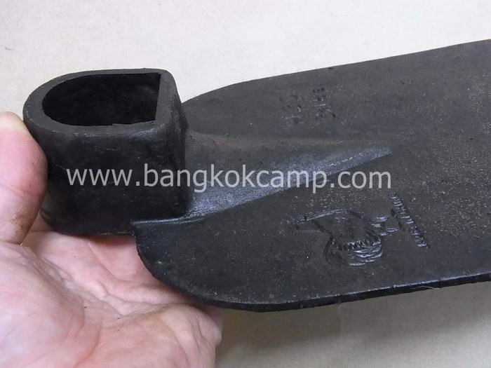 จอบ ตราไก่ ขนาด3.5Lbs. ตอกตราไก่ สวยคมชัด ใหม่เก่าเก็บ.......คลาสิกดีครับ